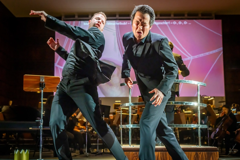 Dekoratives Szenenfoto aus Le Grand Macabre.