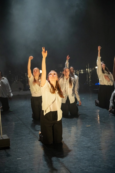 Dekoratives Szenenfoto aus Schrittmacher – Power to the People.