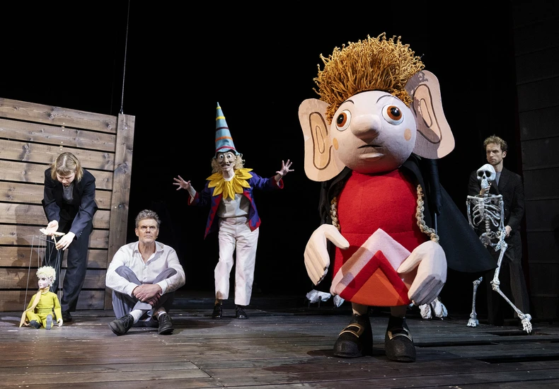 Dekoratives Szenenfoto aus Herzfaden.