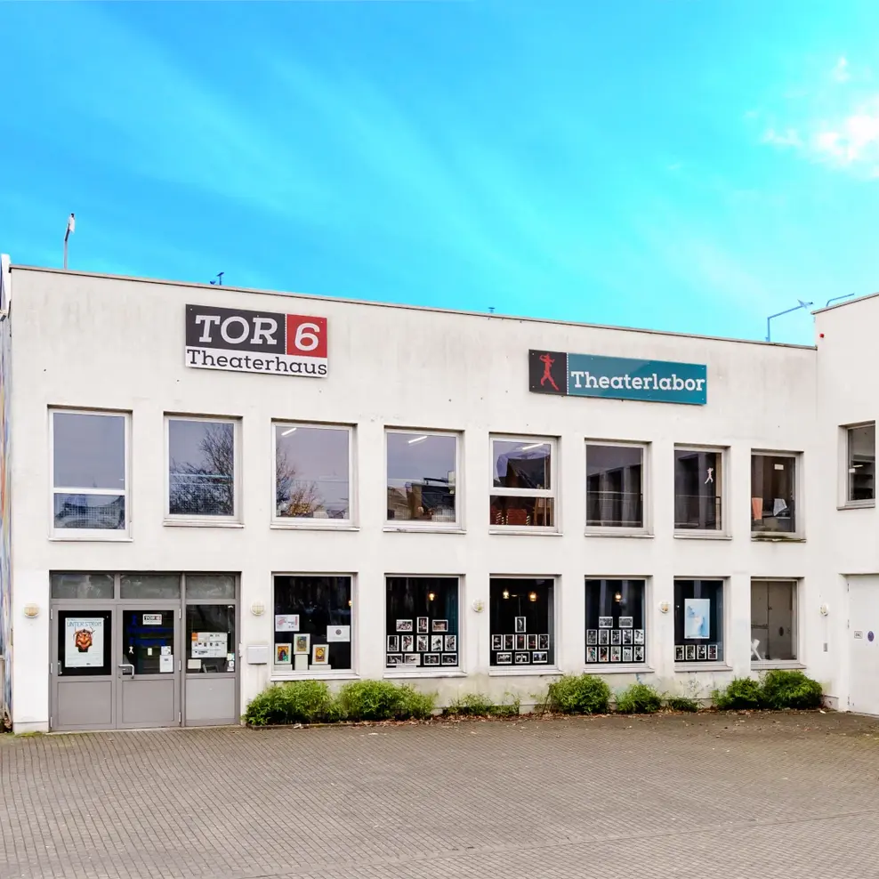 Eingang des TOR 6 Theaterhauses.