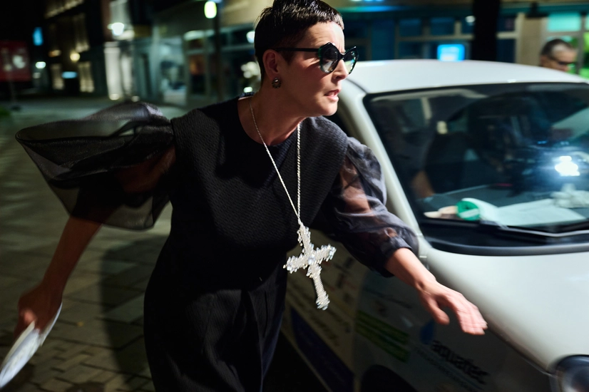 Dekoratives Szenenfoto aus Schleuderdrama.