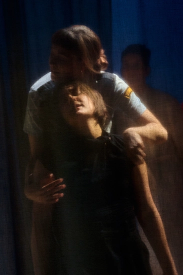 Dekoratives Szenenfoto aus Schleuderdrama.