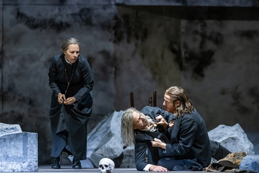 Dekoratives Szenenfoto aus Don Giovanni.