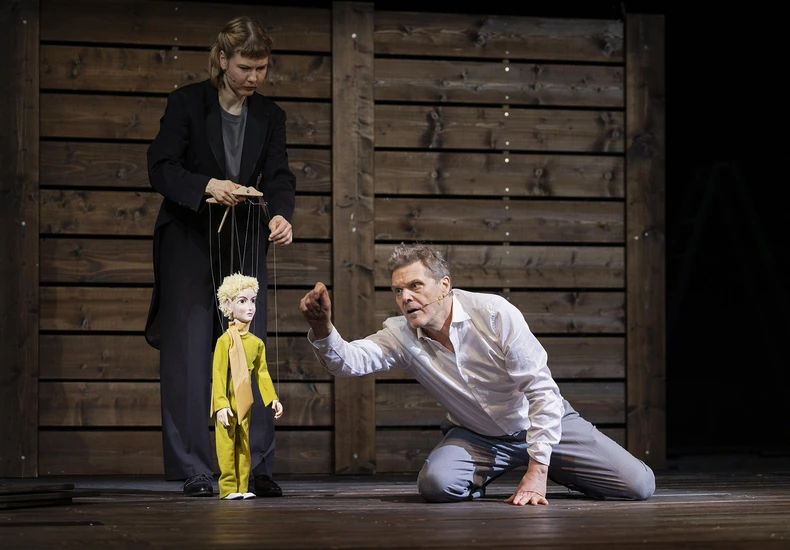 Dekoratives Szenenfoto aus Herzfaden.