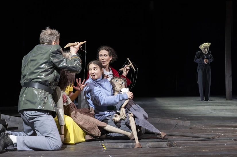 Dekoratives Szenenfoto aus Herzfaden.