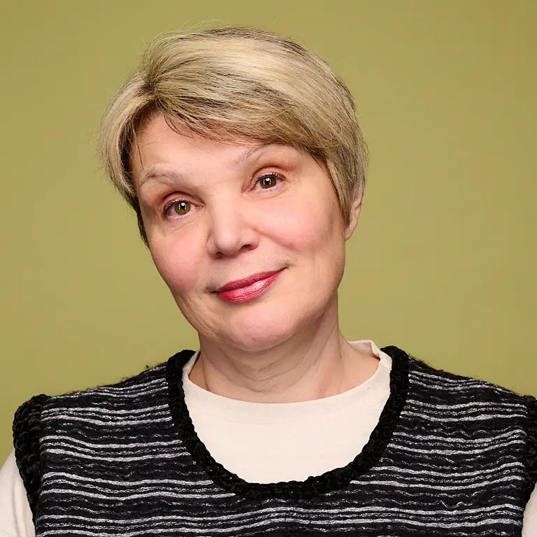 Elena Schneider