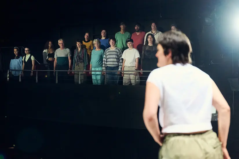 Dekoratives Szenenfoto aus antigone. ein requiem.