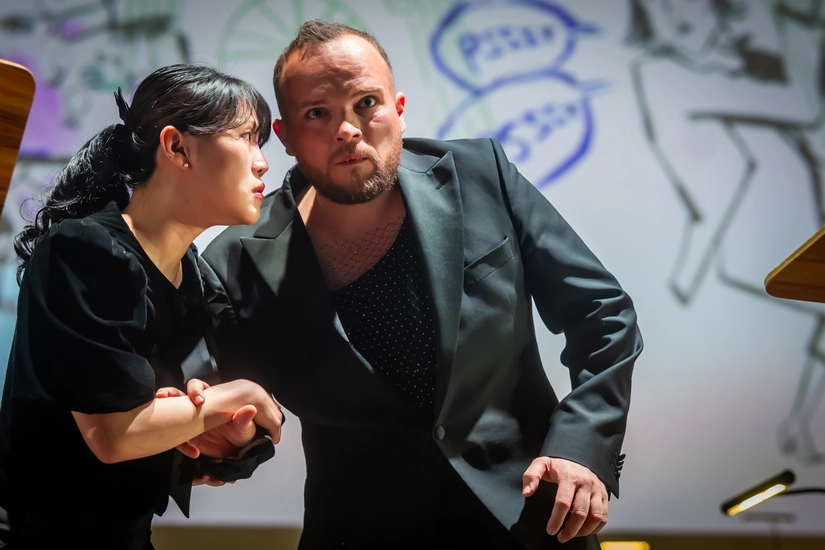 Dekoratives Szenenfoto aus Le Grand Macabre.