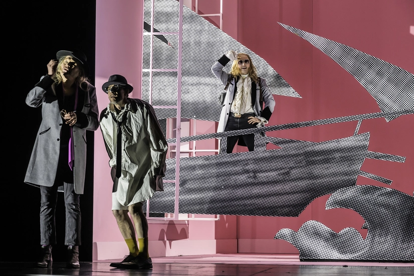 Dekoratives Szenenfoto aus »Candide«.