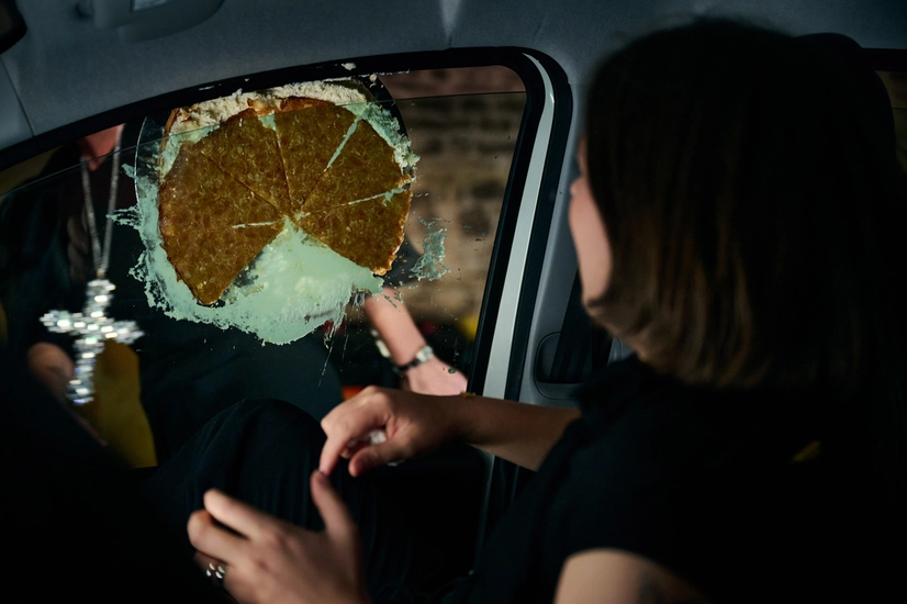 Dekoratives Szenenfoto aus Schleuderdrama.