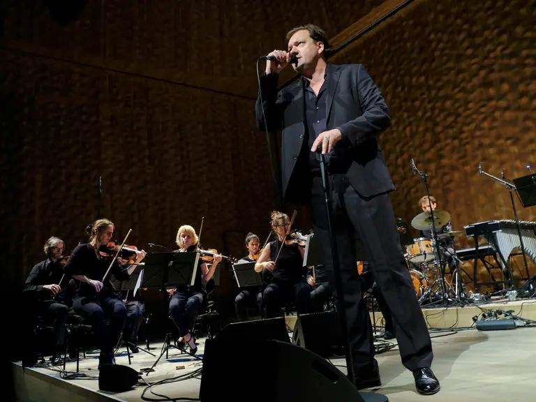 Ensemble Resonanz & Charly Hübner