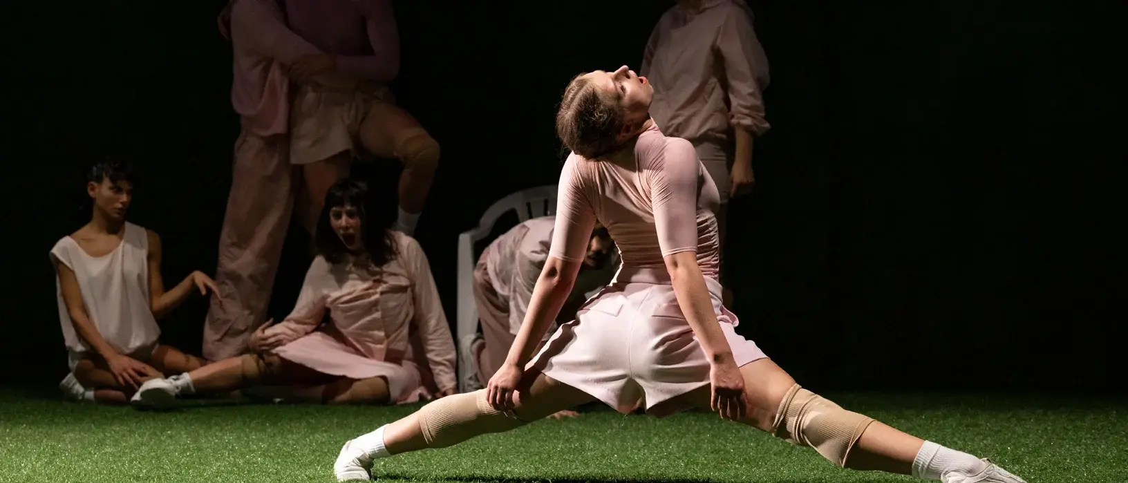 Dekoratives Szenenfoto aus Food for Thought.