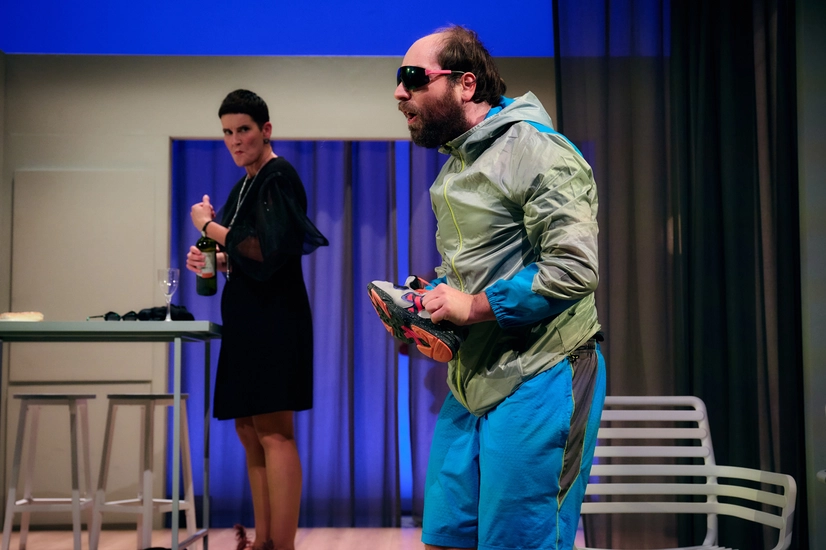 Dekoratives Szenenfoto aus Schleuderdrama.