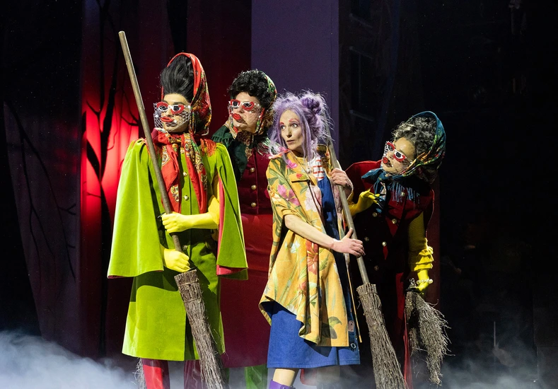 Dekoratives Szenenfoto aus Die kleine Hexe.