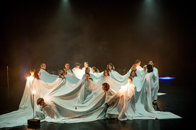 Dekoratives Szenenfoto aus Schrittmacher – Power to the People.