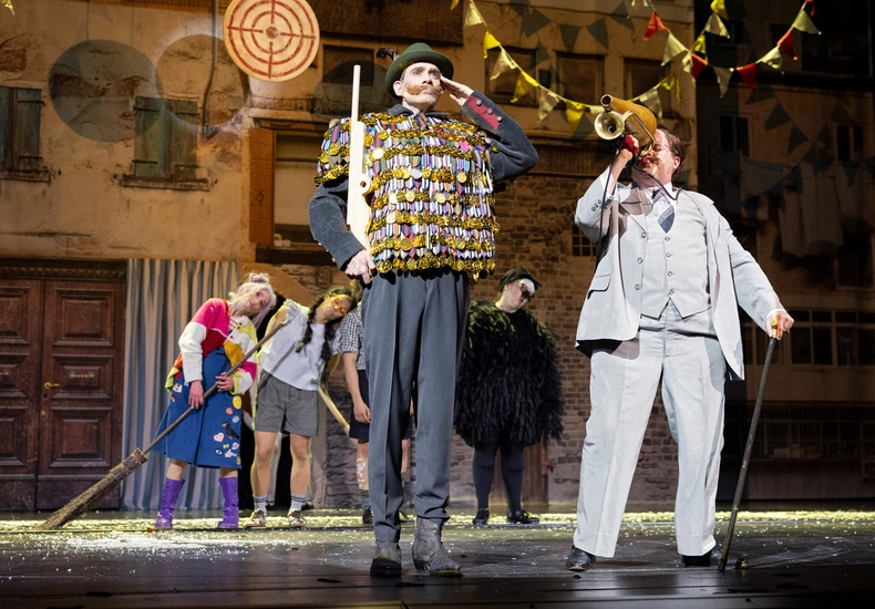 Dekoratives Szenenfoto aus Die kleine Hexe.